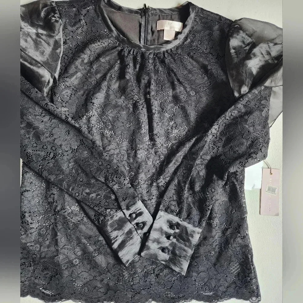 Rachel Parcell ruffle shoulder lace blouse size Medium New Black - Picture 13 of 15
